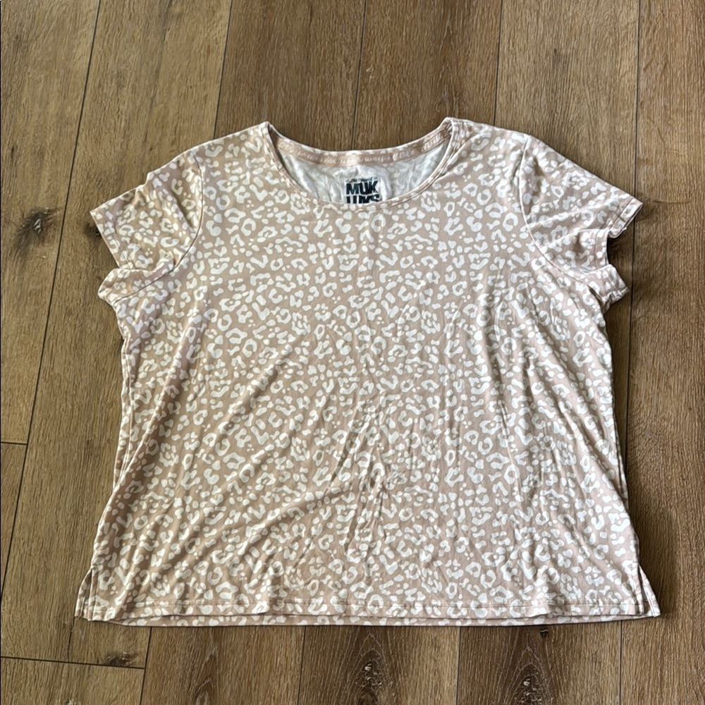Muk Luks Beige and White Leopard Print  Relaxed Fit Short Sleeve Tee XL